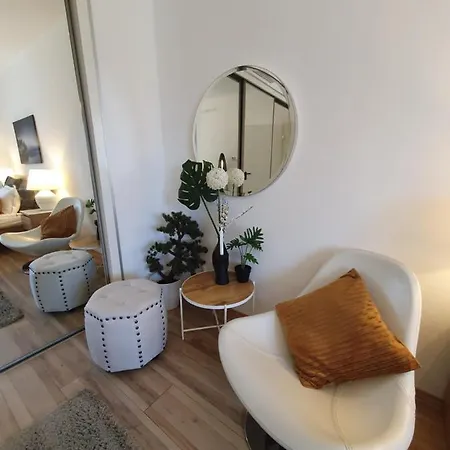 Guru 3 Apartment